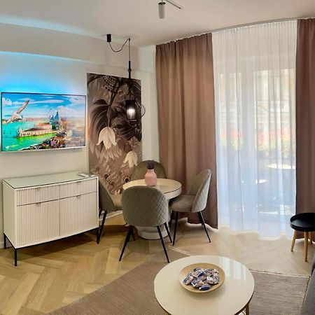 Jeny Boutique Apartment Târgu-Mureş Buitenkant foto
