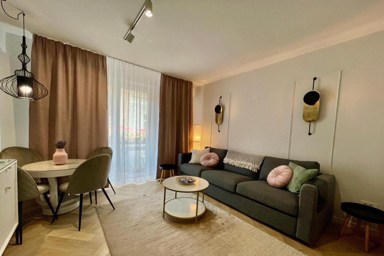 Jeny Boutique Apartment Târgu-Mureş Buitenkant foto